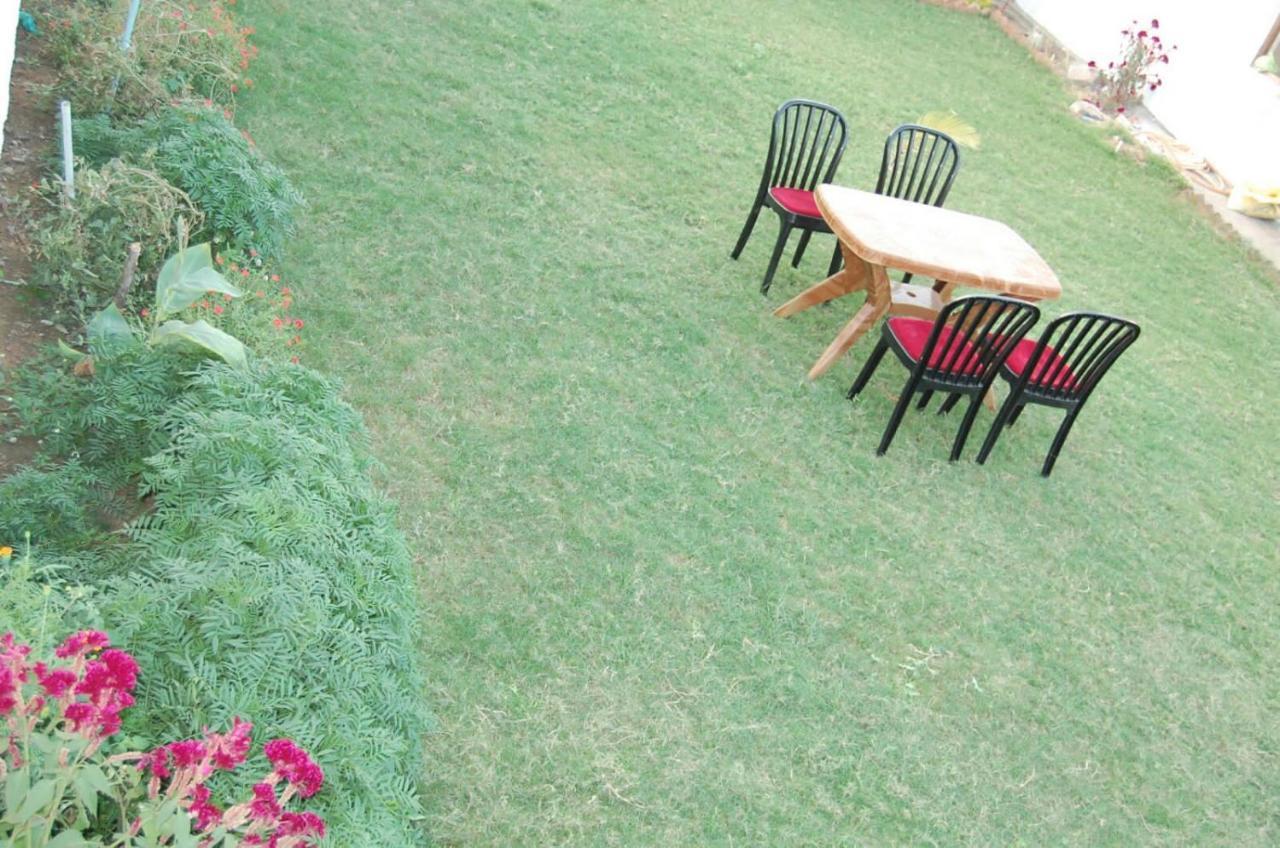 Prem Home Stay Khadzsuráhó Kültér fotó