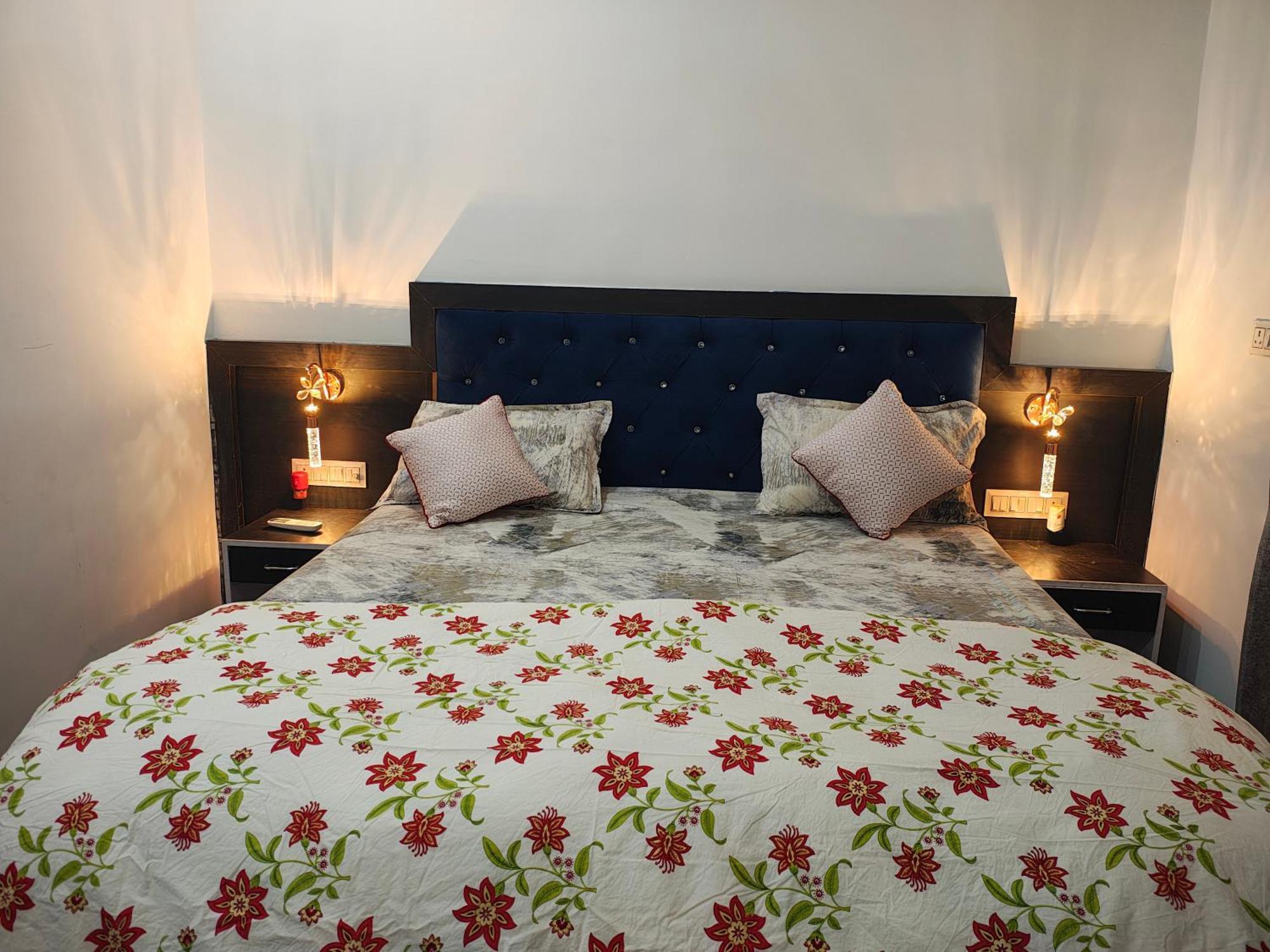 Prem Home Stay Khadzsuráhó Kültér fotó
